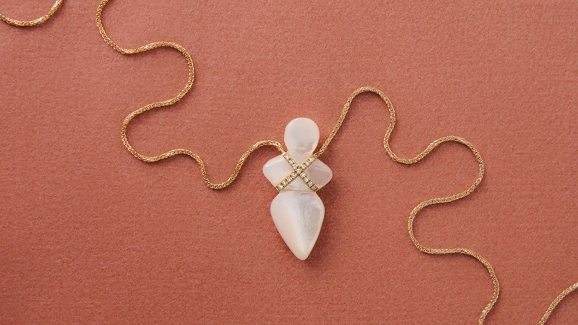 Το Cycladic Shop παρουσιάζει τη συλλογή Cycladic Wonders της σχεδιάστριας του brand Maggoosh, Μαργαρίτας Χρυσάκη.