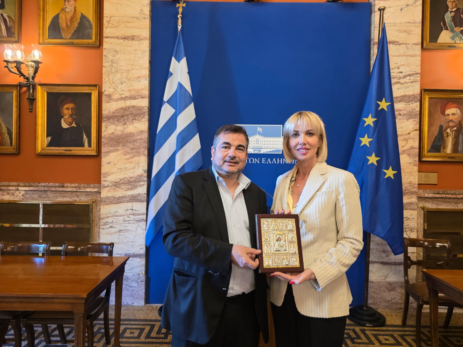 Η Κατερίνα Μονογυιού υποδέχθηκε την Ομοσπονδία Συλλόγων Μικρών Κυκλαδονήσων στη Βουλή των Ελλήνων