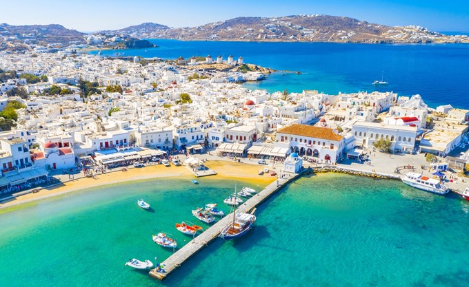 Σε ποια νησιά βάζει “φρένο” το νέο χωροταξικό πλαίσιο για τον τουρισμό