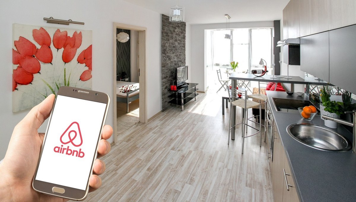 Ακριβαίνει το ελληνικό καλοκαίρι και για τα Airbnb