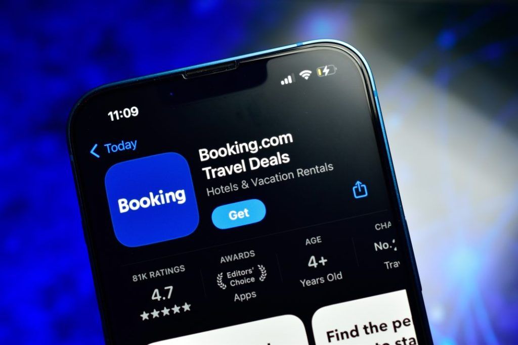 Booking.com: Τα «χαμένα» τιμολόγια, ο δικαστικός επιμελητής και η αγωγή των 15.000 ευρωπαϊκών ξενοδοχείων