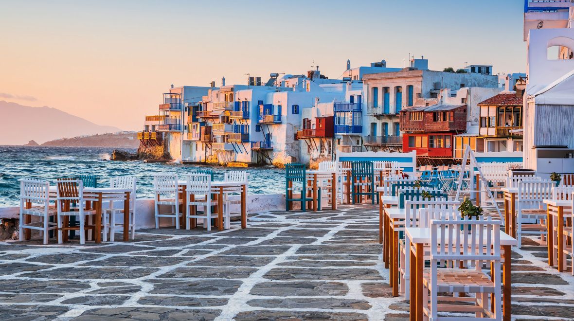 Κρήτη, Σαντορίνη, Μύκονος, Κίμωλος και Τήνος ξεχωρίζουν ως κορυφαίοι ρομαντικοί προορισμοί για το 2026