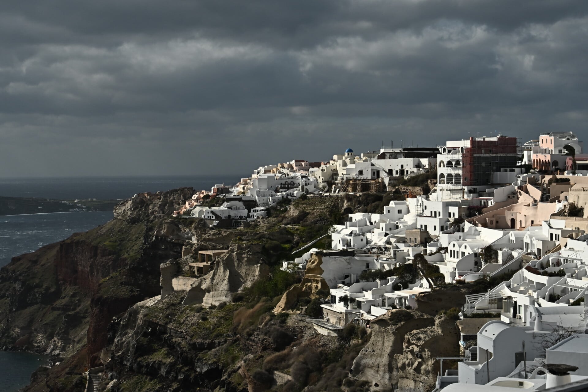 Η προστασία της Σαντορίνης στη δημόσια συζήτηση