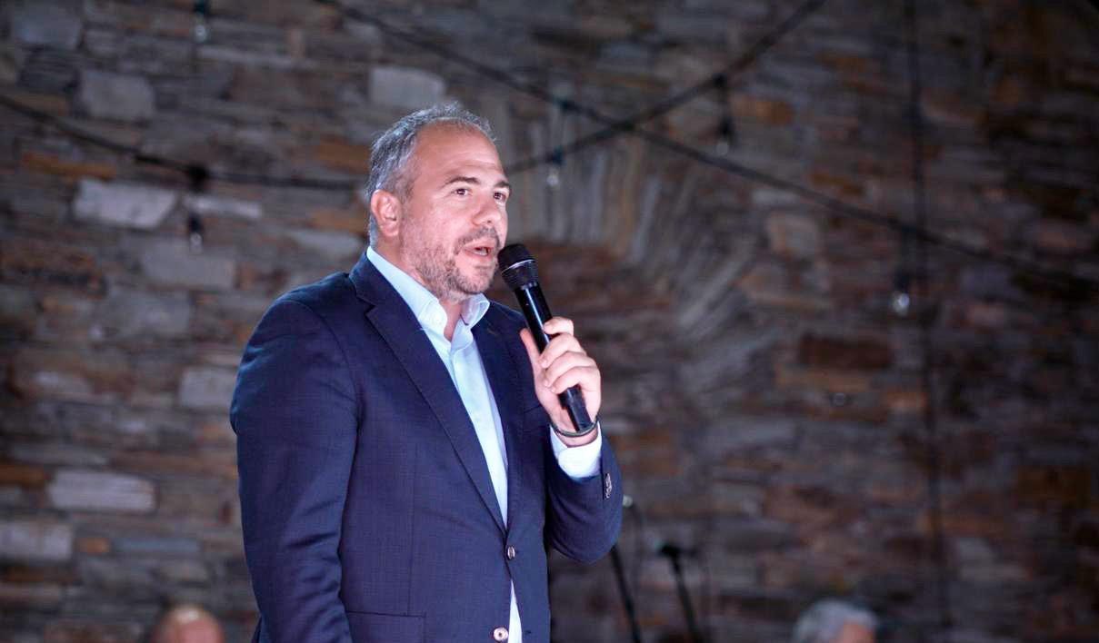 Στην Άνδρο ο Φίλιππος Φόρτωμας: “Η παράδοση του νησιού περνά από γενιά σε γενιά”