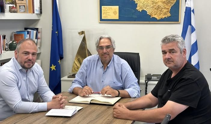 Συνάντηση εργασίας Φ. Φόρτωμα με τον Δήμαρχο Τήνου, Π. Κροντήρα – Στο επίκεντρο οι υποδομές, η ανάπτυξη και ο πρωτογενής τομέας