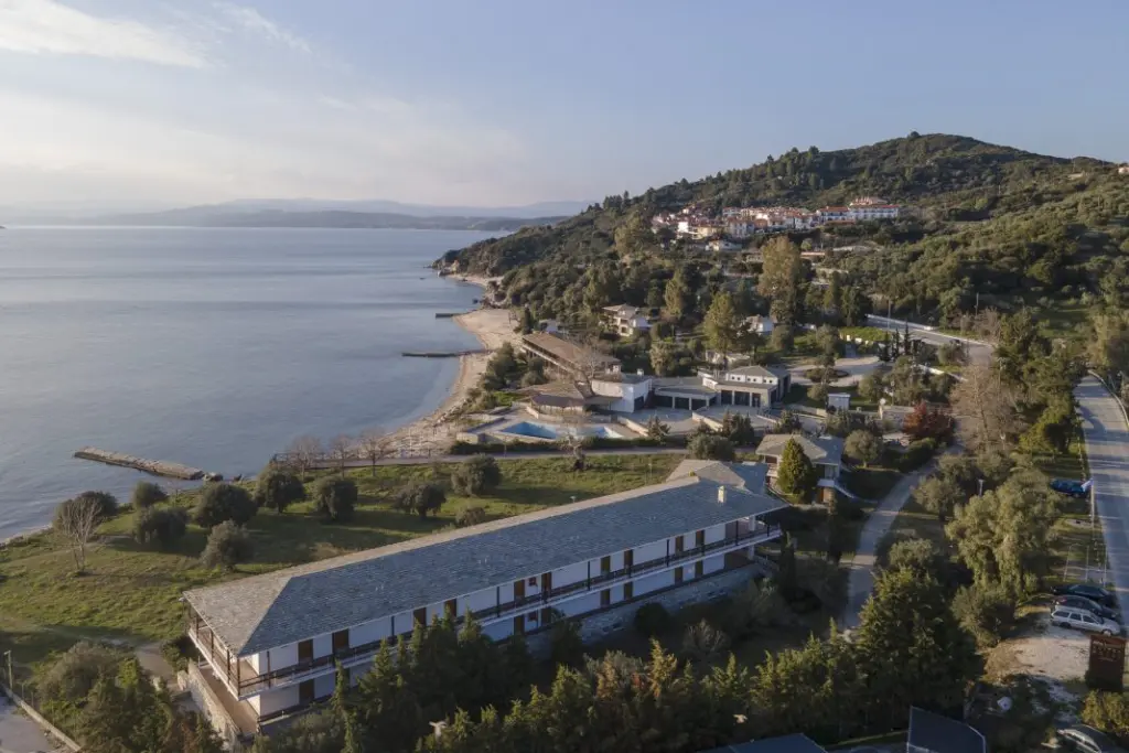 Η Αναγέννηση των Ιστορικών «Ξενία» – Το Νέο Επενδυτικό Κύμα στην Κρατική Ακίνητη Περιουσία