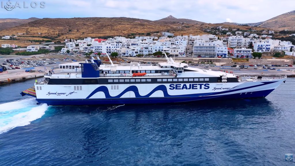 Ρεκόρ χρόνου στην Τήνο: Η θεαματική μανούβρα 2 λεπτών του Speedrunner Jet (vid)