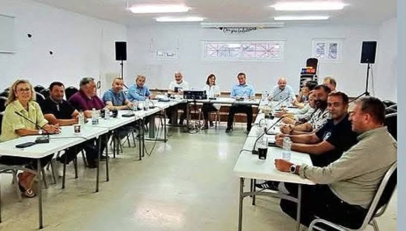 «Δεν διαπραγματευόμαστε τη ζωή μας» – Κλείνει ο Δήμος Άνδρου ενάντια στις ΑΠΕ