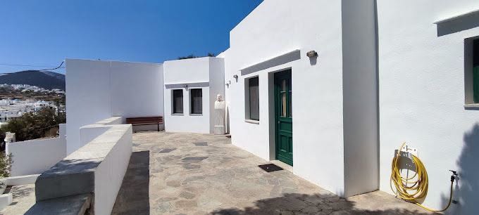 Σίφνος: Μεγάλη εθελοντική κινητοποίηση για τον καθαρισμό του Περιφερειακού Ιατρείου