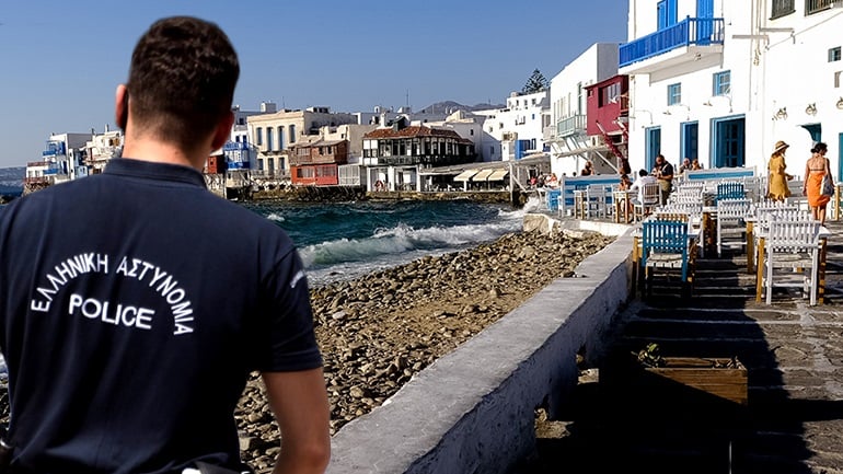 Δύο συλλήψεις από την Υποδιεύθυνση Αστυνομίας Μυκόνου για τροχαίο με εγκατάλειψη και ηχορύπανση