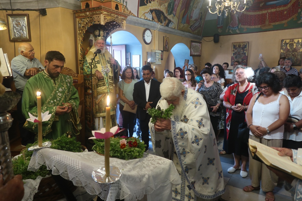 Στη Σίκινο ο Μητροπολίτης Δωρόθεος Β΄ για την εορτή του Τιμίου Σταυρού