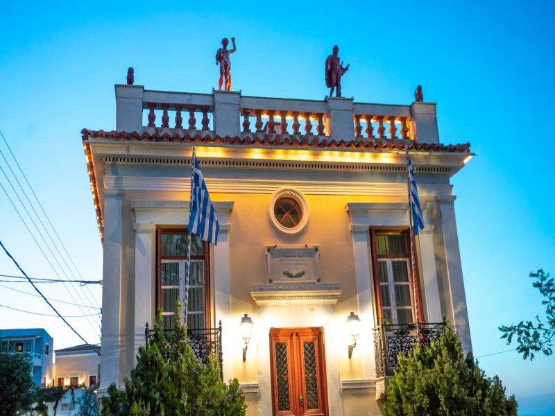 Εργασία στην Κέα: Ανοίγουν νέες θέσεις στον Δήμο και τον ΔΕΔΔΗΕ